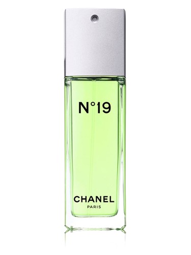 Chanel Chanel N°19 perfume bottle